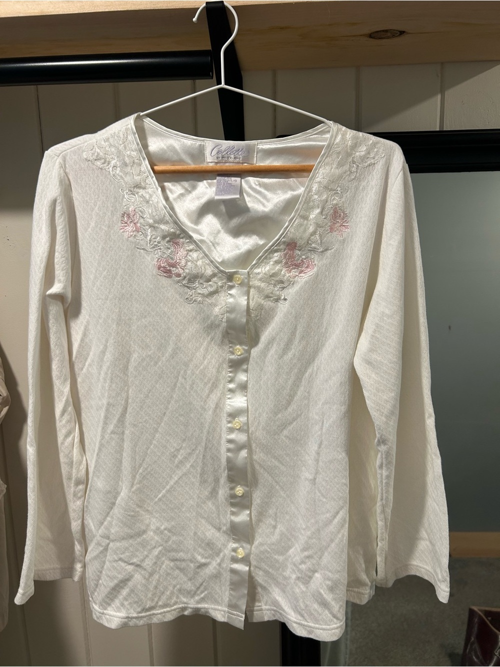 Miss Elaine Vintage Cream Button-Front Embroidered Long Sleeve Top